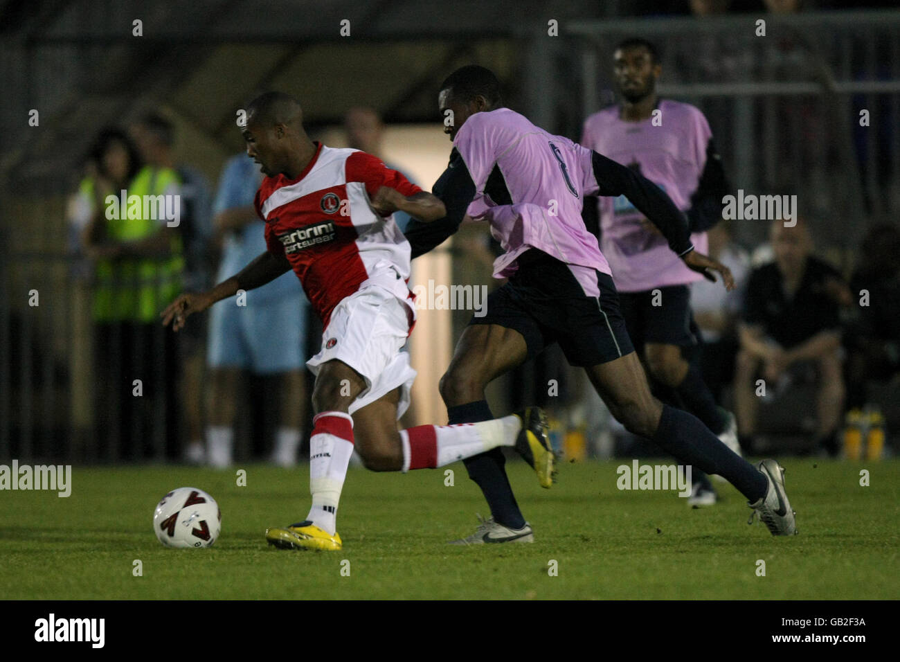 Football - Friendly - Dulwich Hamlet v Charlton Athletic - Champion Hill Stadium Banque D'Images