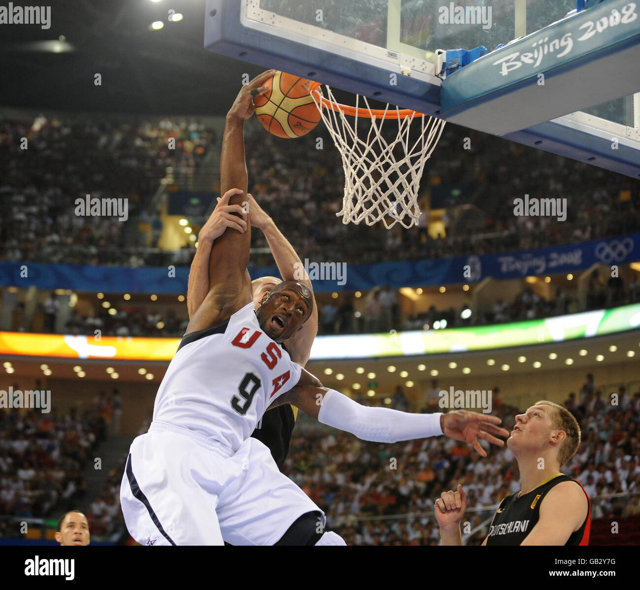 Dwayne Wade aux États-Unis et Dirk Nowitzki en Allemagne en action à Le gymnase olympique de basket-ball Banque D'Images