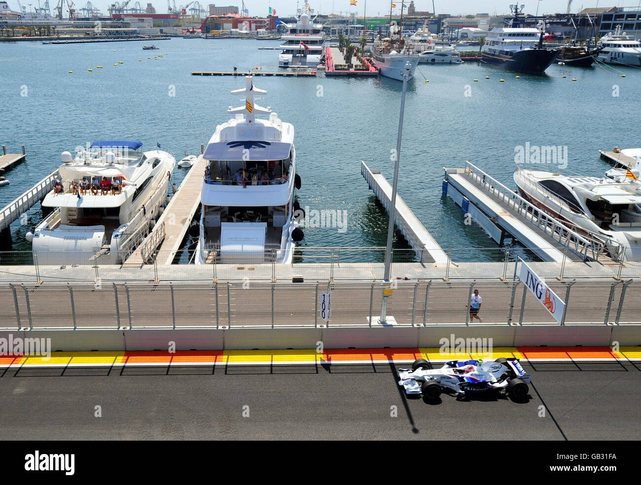 Robert Kubica de BMW sur son chemin à la troisième place pendant le Grand Prix d'Europe à Valence, Espagne. Banque D'Images