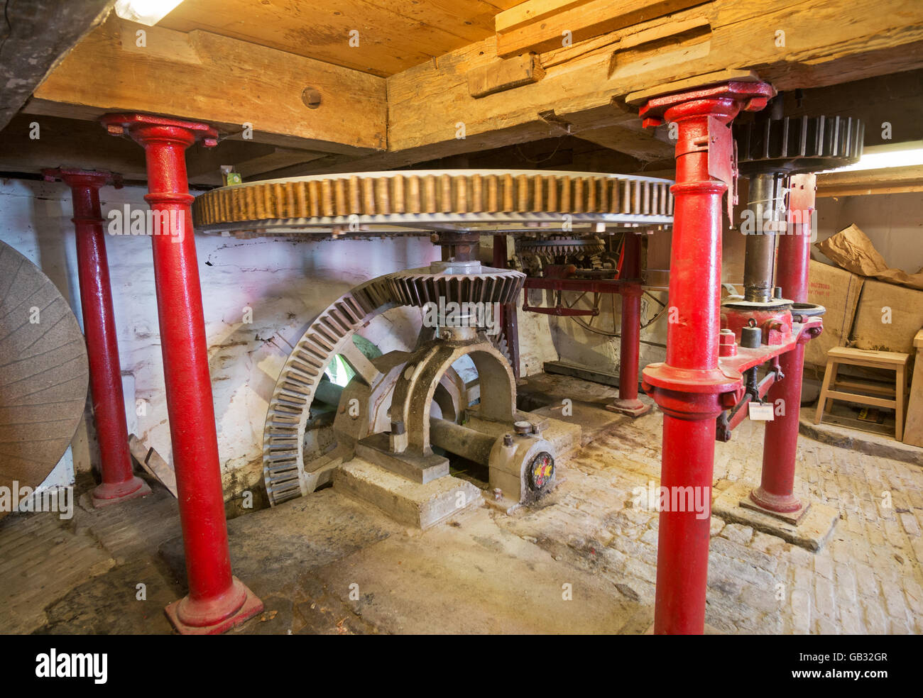 Le mécanisme d'une roue hydraulique conduit moulin à farine, le Bisschopsmolen, Maastricht, Pays-Bas, Europe Banque D'Images