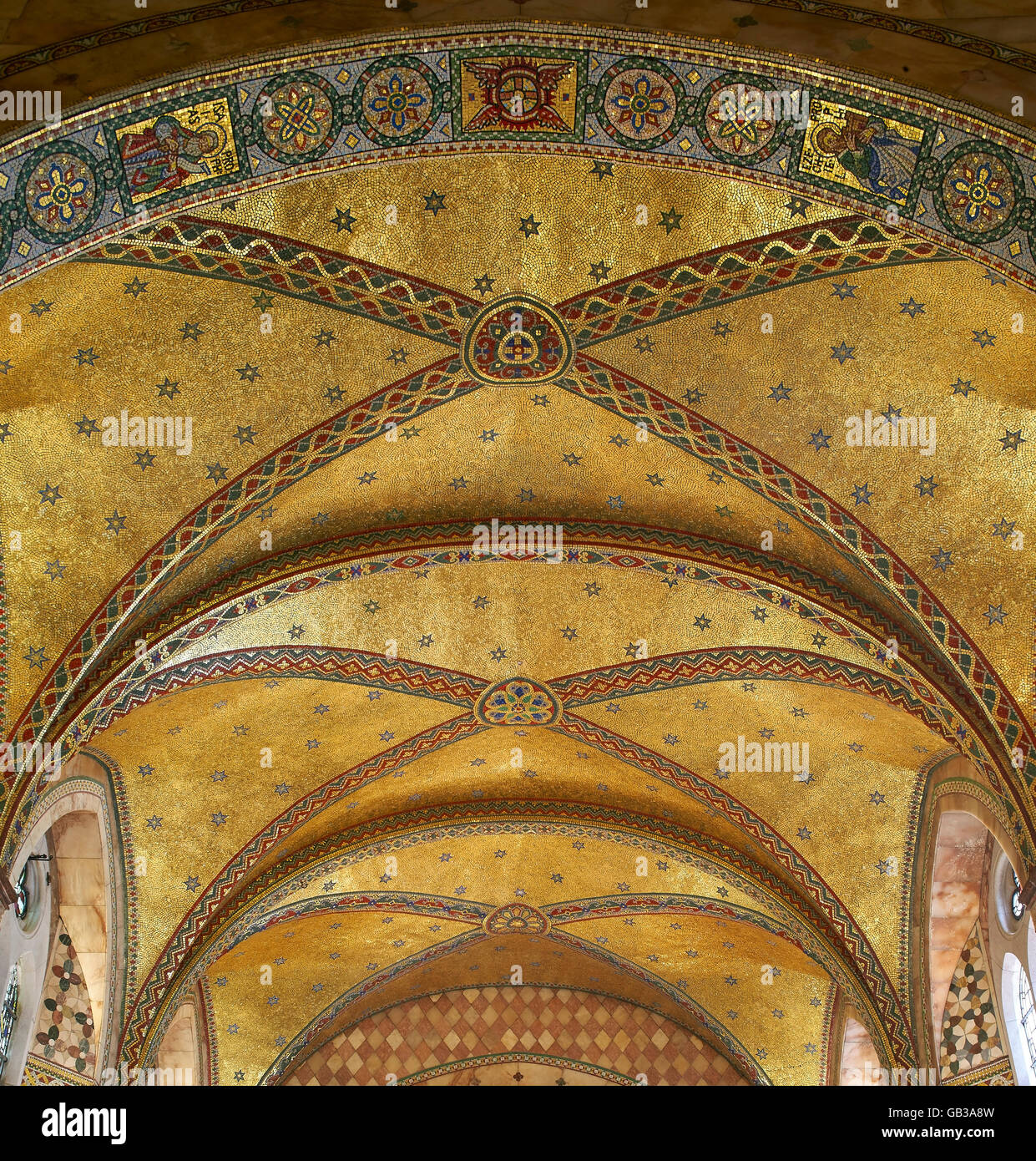 Détail du plafond de Grade II* énumérés Fitzrovia Chapelle. Fitzroy, London, Royaume-Uni. Architecte : Lifschutz Davidson Sandilands, 2015. Banque D'Images