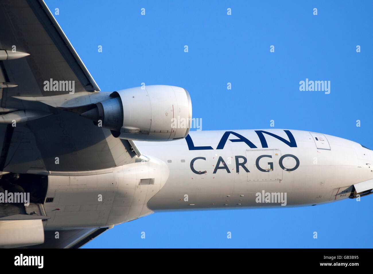Lan cargo boeing 777 Banque de photographies et d'images à haute résolution  - Alamy