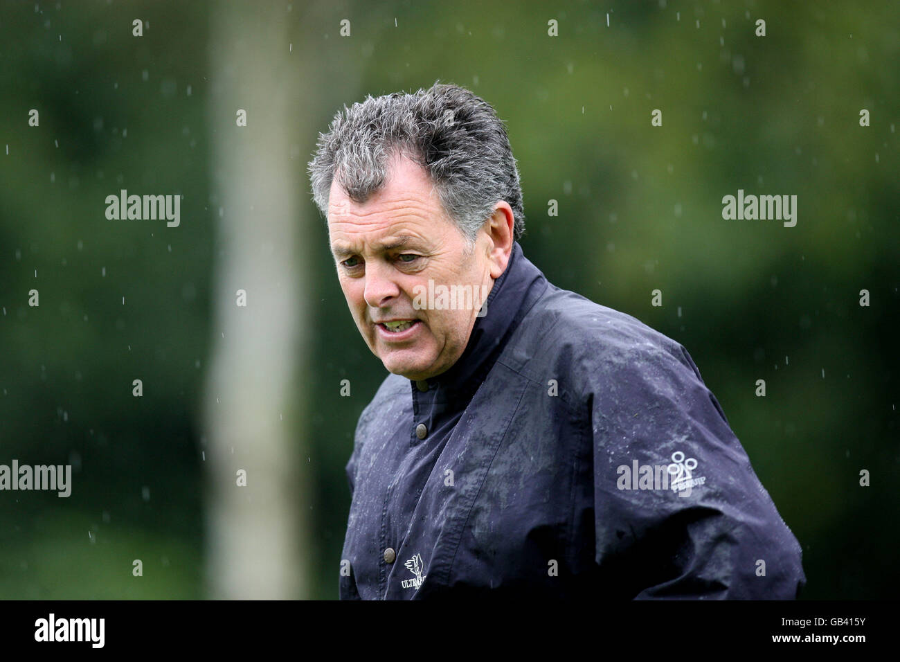 Bernard Gallacher participe à la 4e Journée annuelle de golf de British Airways et au Gala ball aujourd'hui au parcours de golf de Wentworth. La journée de golf est dans l'aide à lever des milliers de livres, pour l'organisme de bienfaisance DePaul Trust. La fiducie DePaul offre aux sans-abri et aux personnes défavorisées la possibilité de réaliser leur potentiel et de progresser vers un avenir indépendant et positif. Banque D'Images