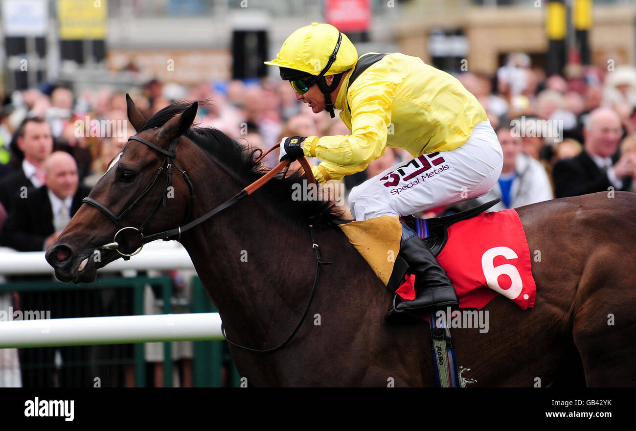 Le secret crié par Philip Robinson remporte les crownhotel-bawtry.com enjeux de la condition lors de la réunion de la Journée des dames de Weatherbys Insurance à l'hippodrome de Doncaster. Banque D'Images