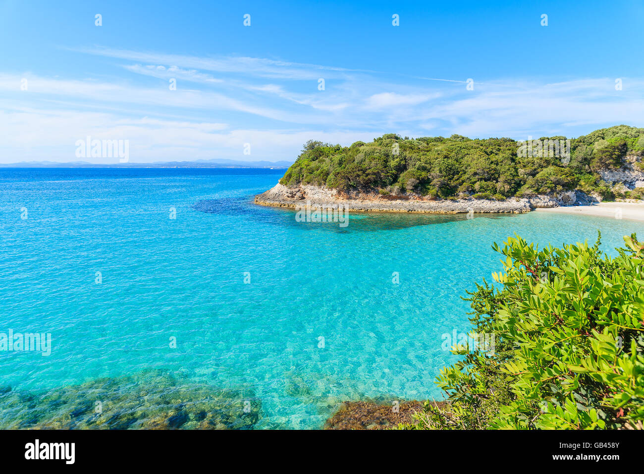 L'eau de mer turquoise Petit Sperone bay, Corse, France Banque D'Images