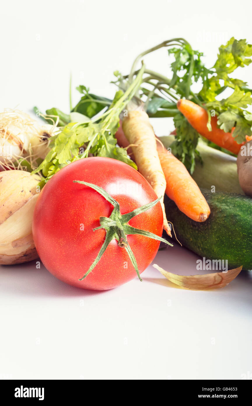 Légumes frais isolé sur un fond blanc. Focus sélectif. Banque D'Images