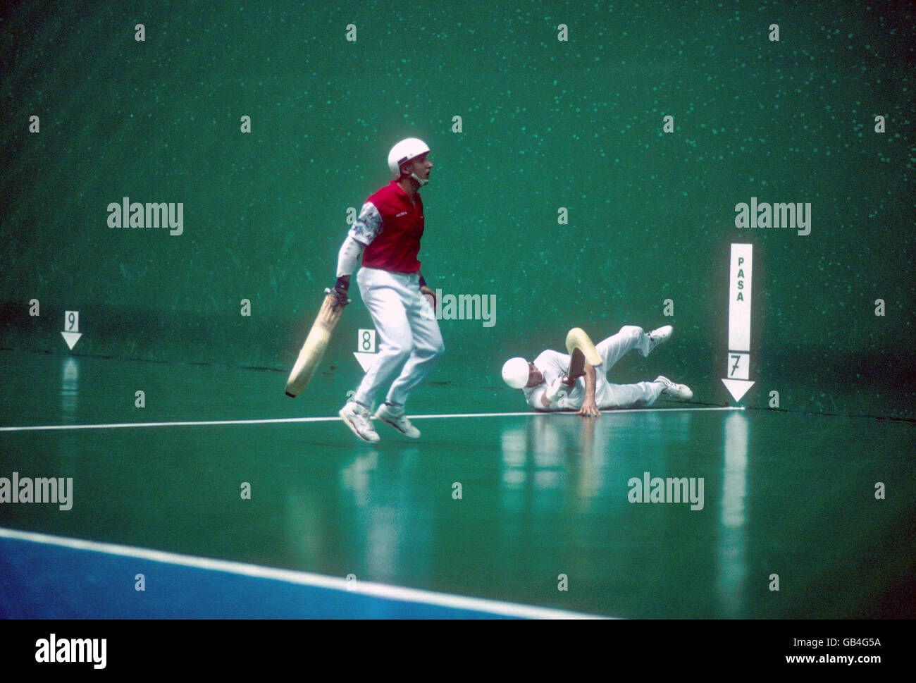 Pelote basque - Jeux Olympiques de Barcelone. Action du match entre l'Espagne et le Mexique Banque D'Images
