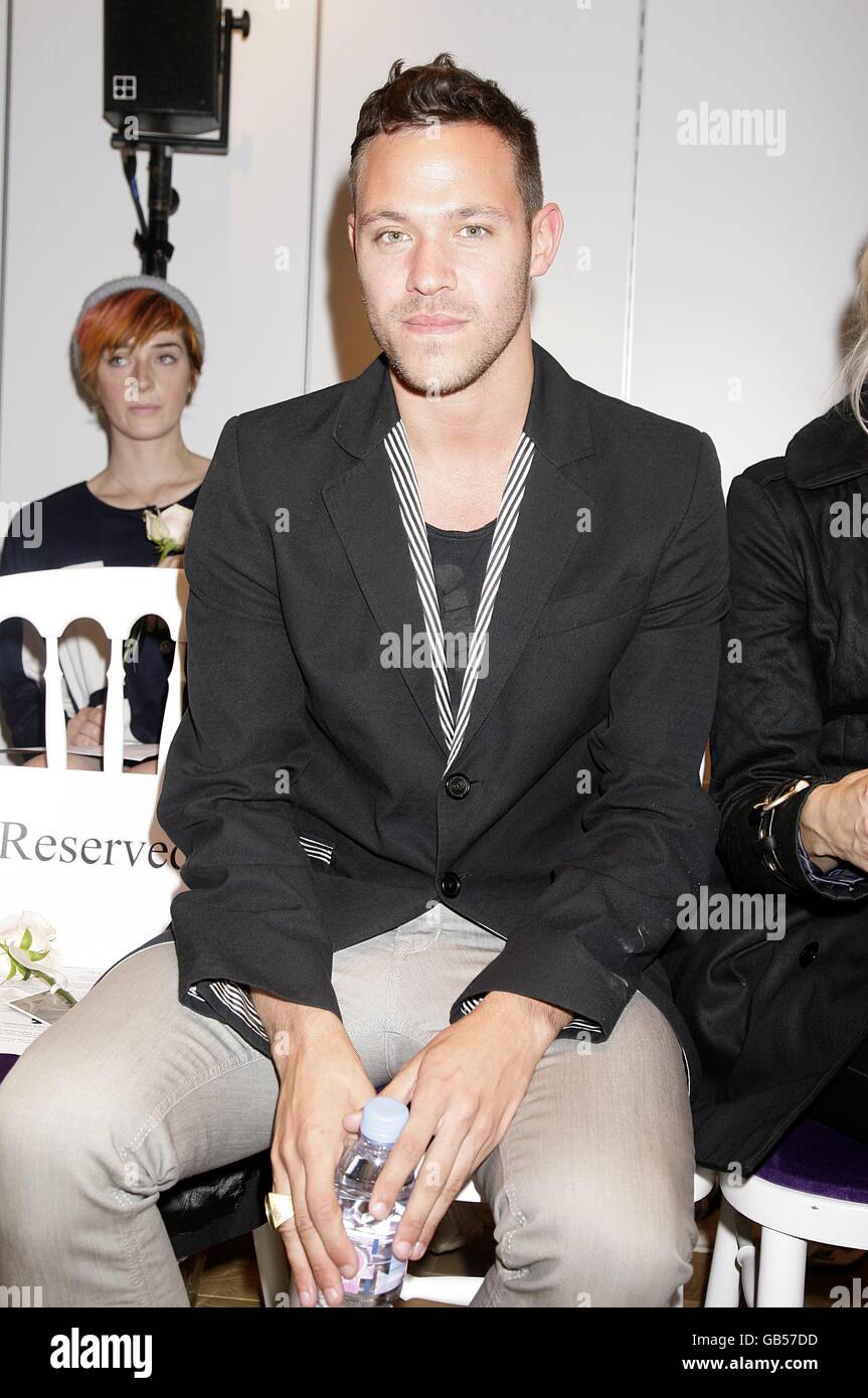 Will Young au Modernist, Mango Catwalk show pendant la London Fashion week au 225/235 Oxford Street, W1 Banque D'Images