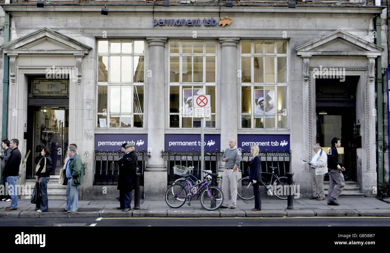 Photo de stock générique d'une succursale du TSB permanent à College Green dans le centre-ville de Dublin. Banque D'Images