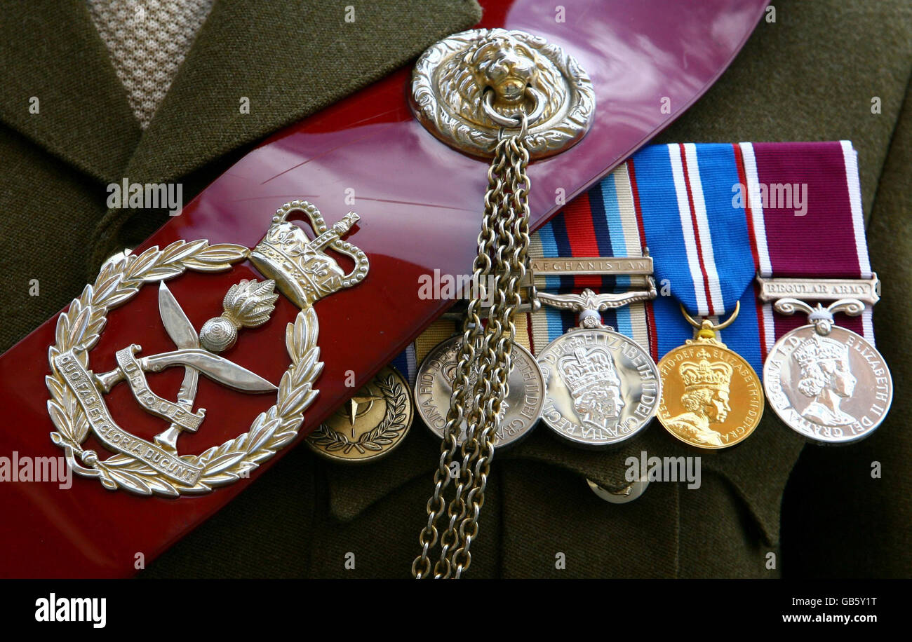 Les insignes et les médailles d'un membre des ingénieurs Gurkha de la