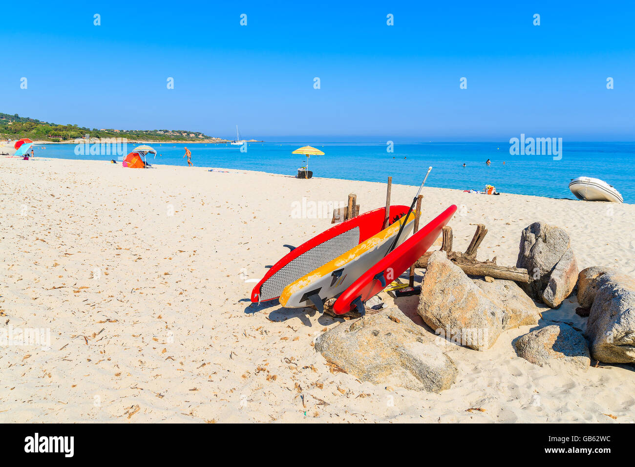 Conseils de surf sur la plage de sable de Bodri, Corse, France Banque D'Images