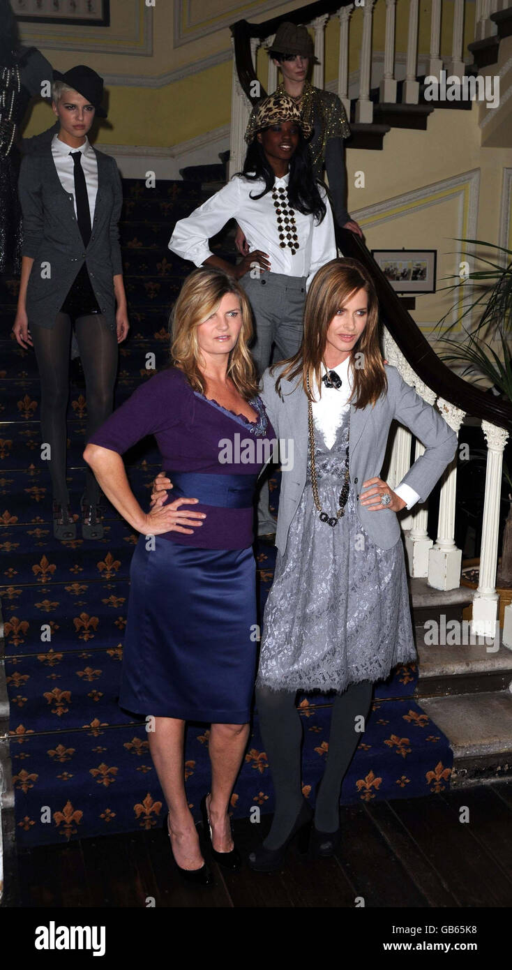 Susannah Constantine (à gauche) et Trinny Woodall dévoilent leur collection automne/hiver 09 conçue pour Littlewoods Direct, au In and Out Club dans le sud-ouest de Londres. Banque D'Images