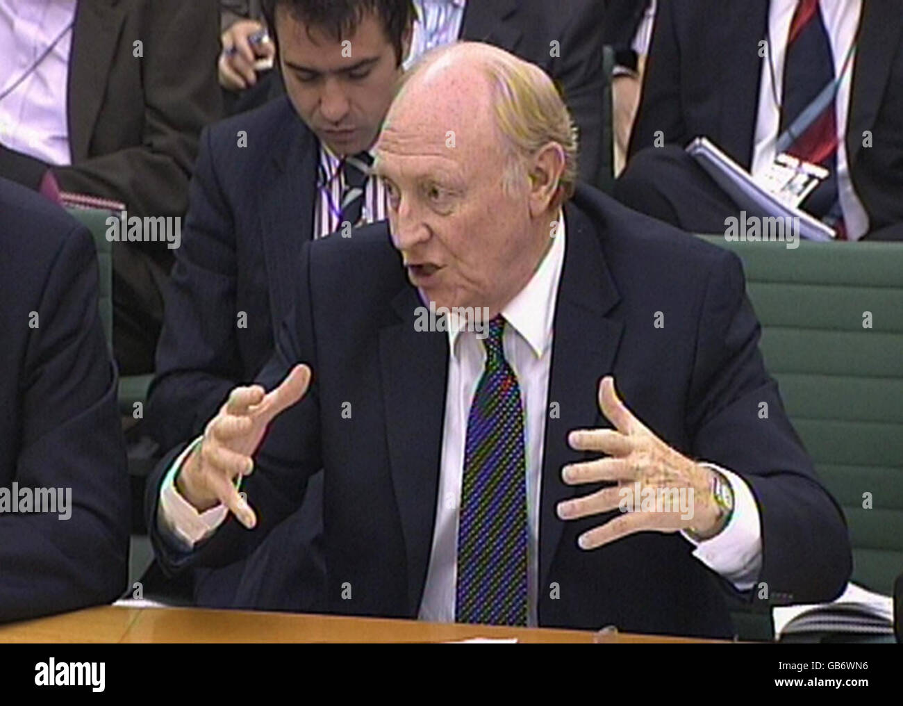 Lord Kinnock, président du British Council, présente des témoignages au Comité des affaires étrangères de la Chambre des communes de Londres. Banque D'Images