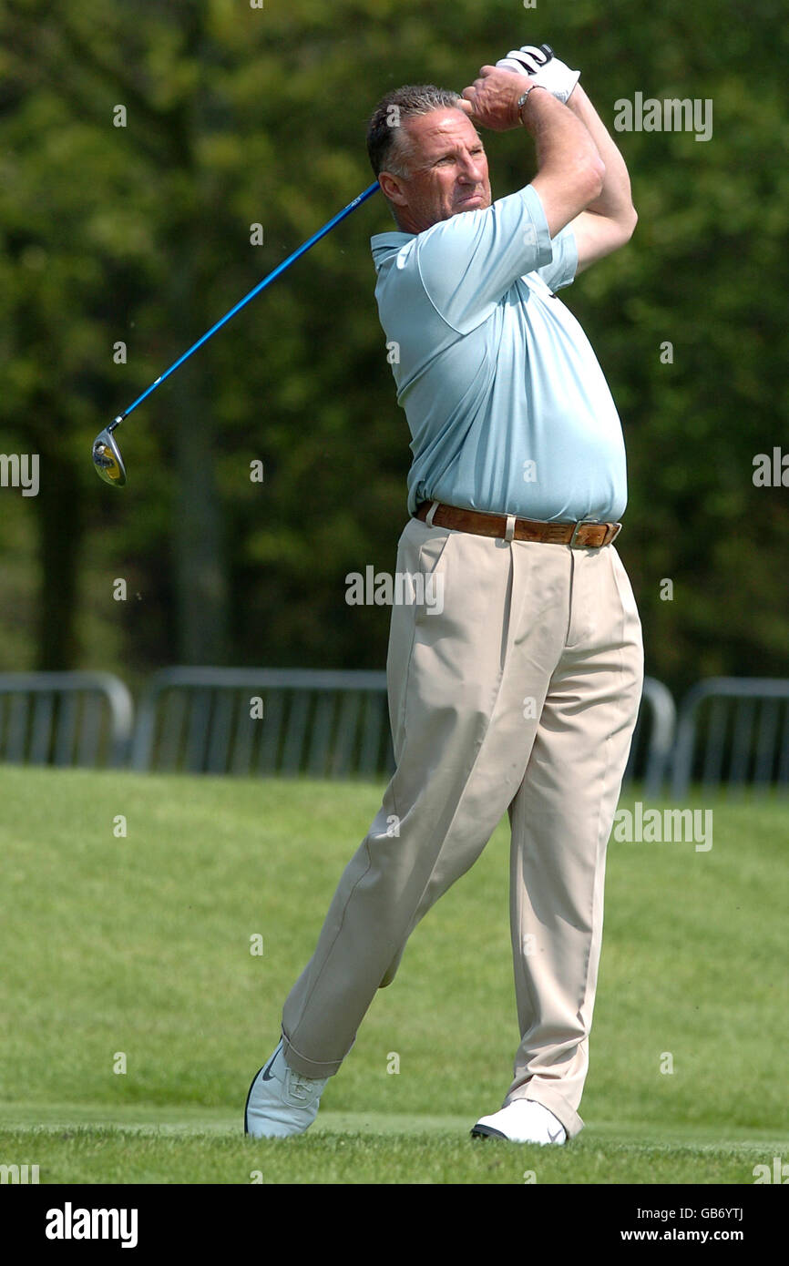 Golf - le Quinn Direct British Masters Golf - Pro Am Day - le beffroi. Ian Botham en action pendant la journée Pro-Am Banque D'Images