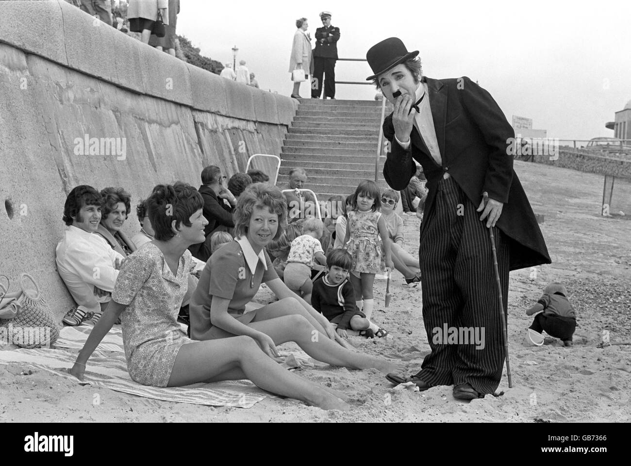 'Charlie' est Ronnie Collis qui apparaît dans l'attraction estivale, le spectacle de l'océan sur Clacton Pier. Banque D'Images