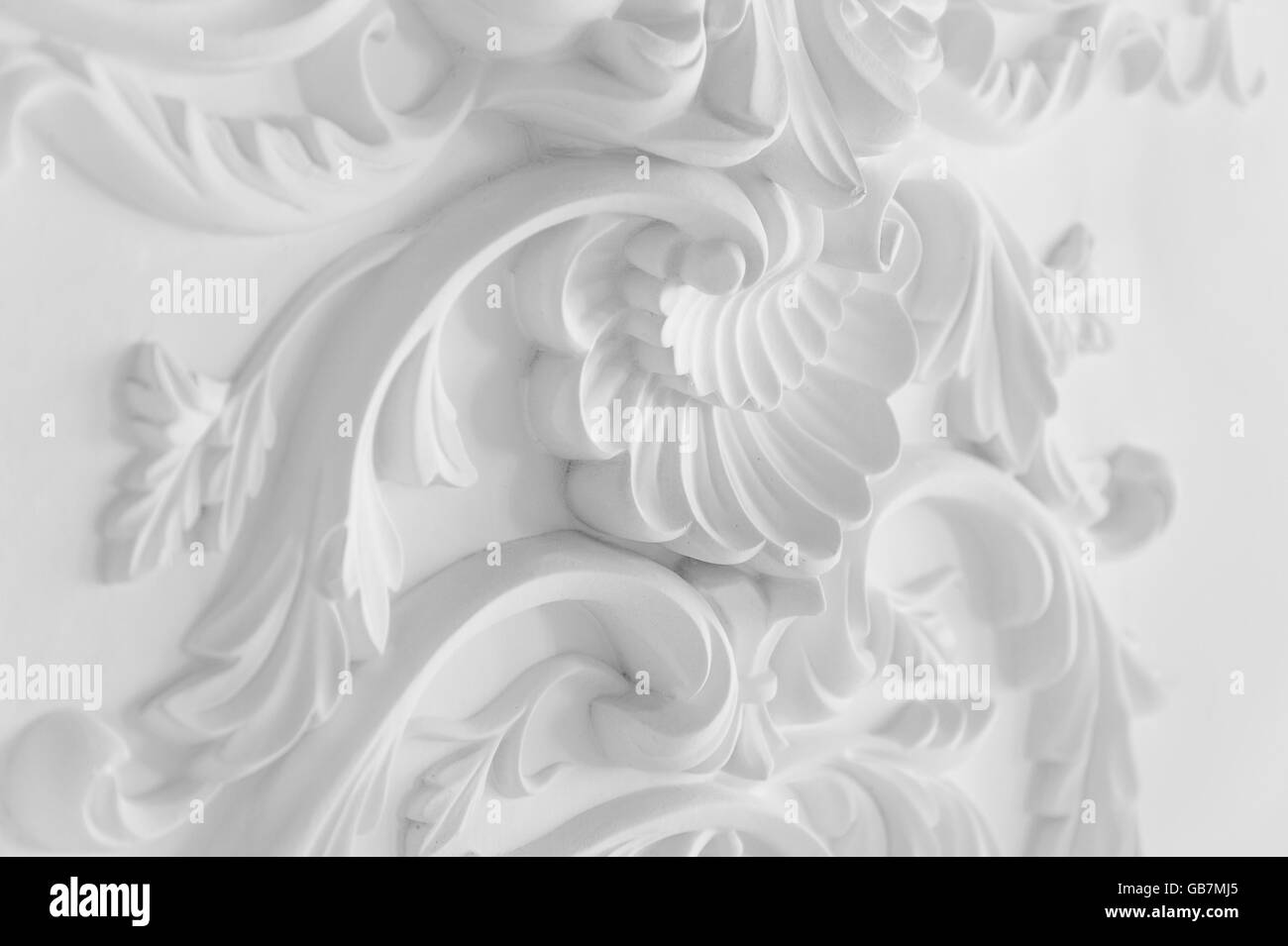 Luxury white wall design bas-relief avec des moulures en stuc élément roccoco Banque D'Images