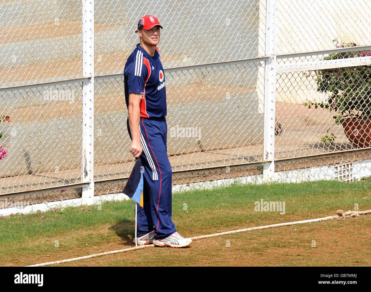 Cricket - Warm Up Match - Mumbai Cricket Association President's XI / England XI - Brabourne Stadium - Mumbai.Les champs Andrew Flintooff d'Angleterre pendant le match d'échauffement au stade Brabourne, Mumbai, Inde. Banque D'Images