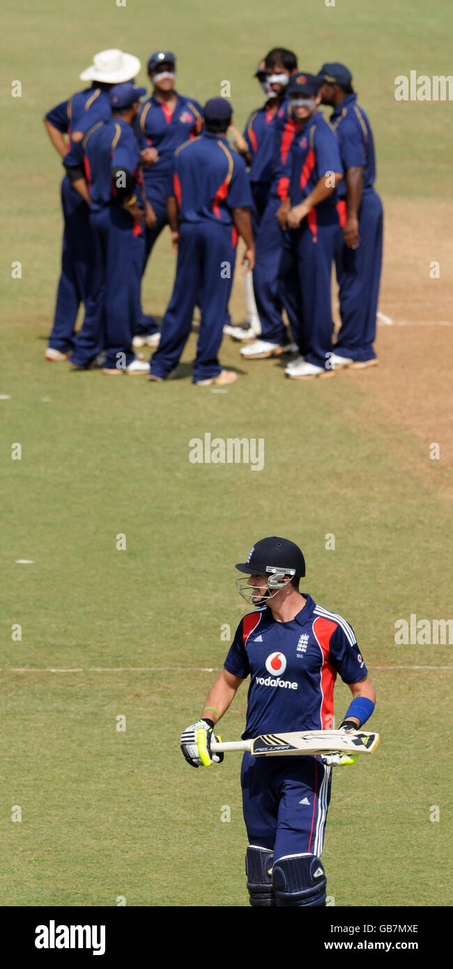 Cricket - Warm Up Match - Mumbai Cricket Association President's XI v Angleterre XI - Stade Brabourne - Mumbai Banque D'Images