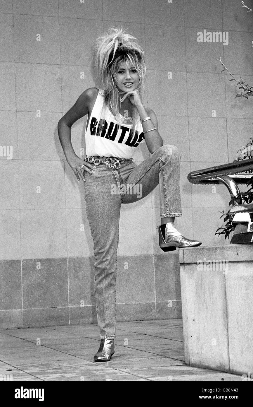 Le mannequin adolescent Mandy Smith, qui a parlé de sa relation avec Bill Wyman qui a commencé quand elle avait 13 ans. Mandy modélise des denims pour Brutus, lorsque la société a lancé ses jeans Brutus Gold au salon des vêtements pour hommes. Banque D'Images