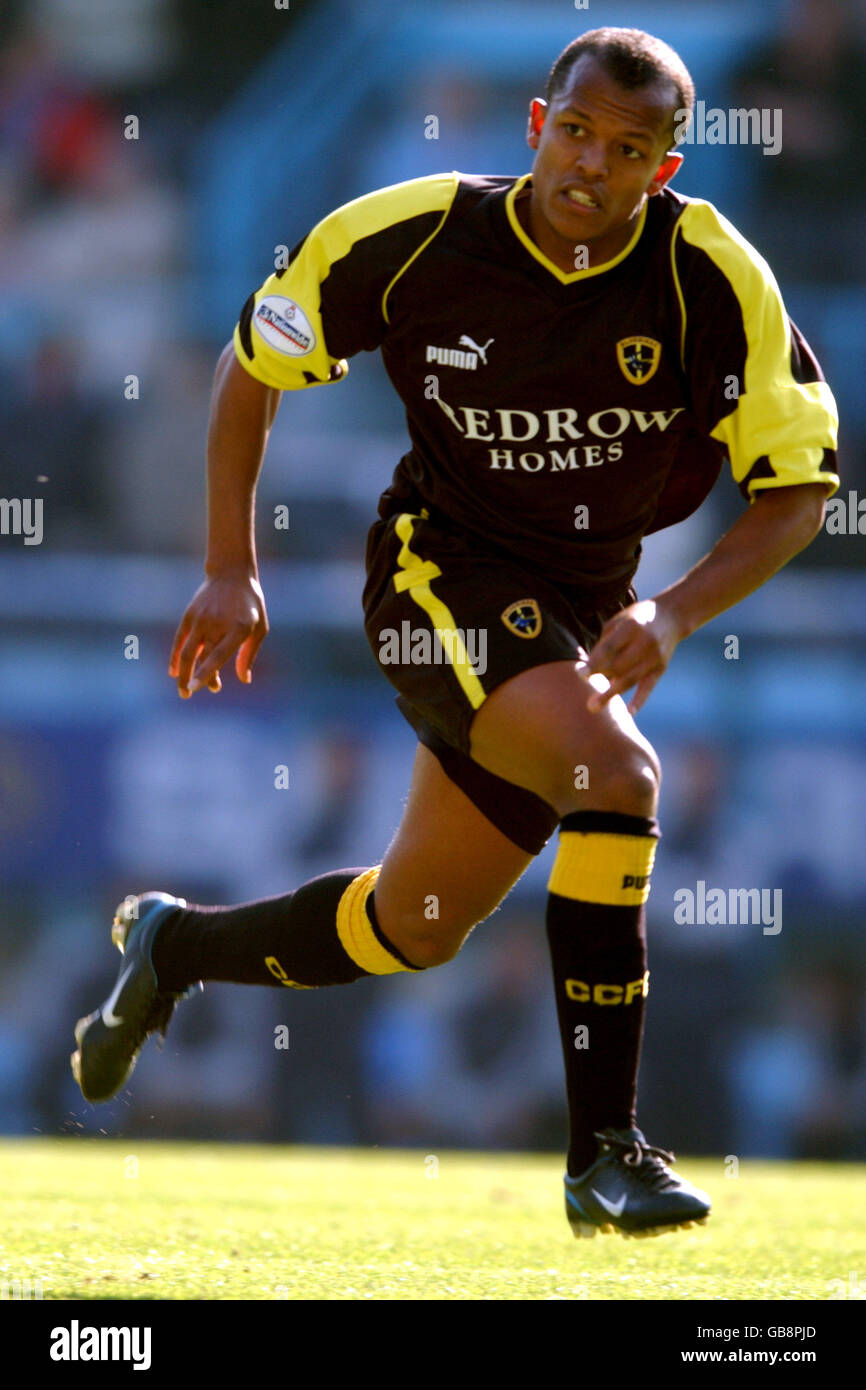 Football - Nationwide League Division One - Coventry City / Cardiff City.Robert Earnshaw, Cardiff Banque D'Images