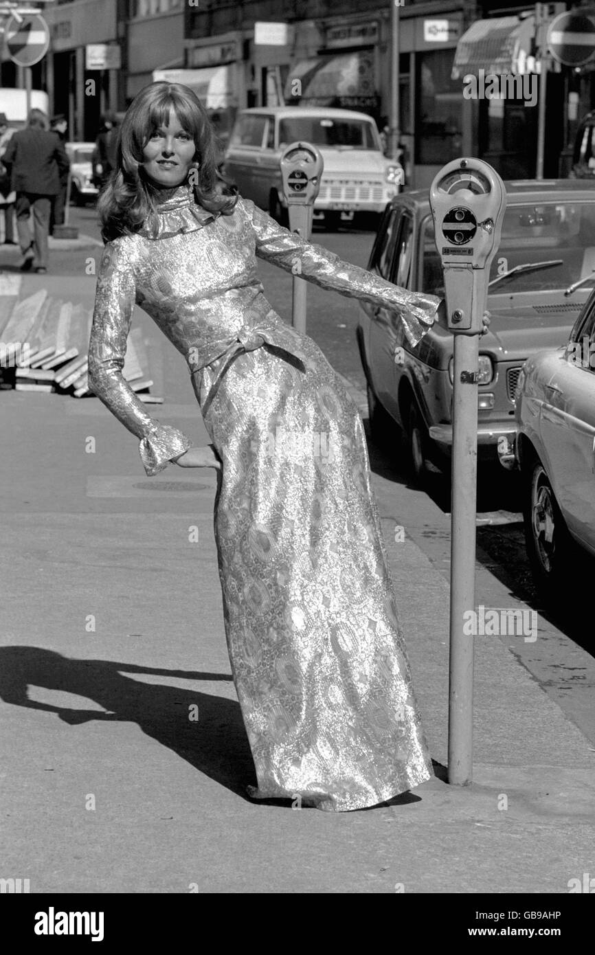 Robe or bleu rose Banque d'images noir et blanc - Alamy