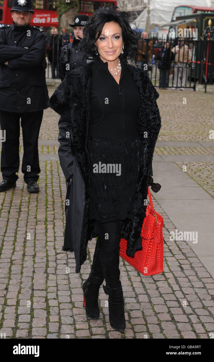 Nancy dell'Olio assistait aux Woman's Own Children of courage Awards 2008, à l'abbaye de Westminster, Londres. Banque D'Images