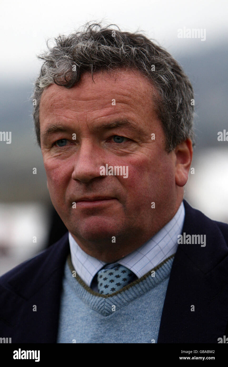 Courses hippiques - Boylesports International - première journée - Hippodrome de Cheltenham.L'entraîneur Nigel Twiston-Davies lors de la rencontre internationale Boylesports à l'hippodrome de Cheltenham. Banque D'Images