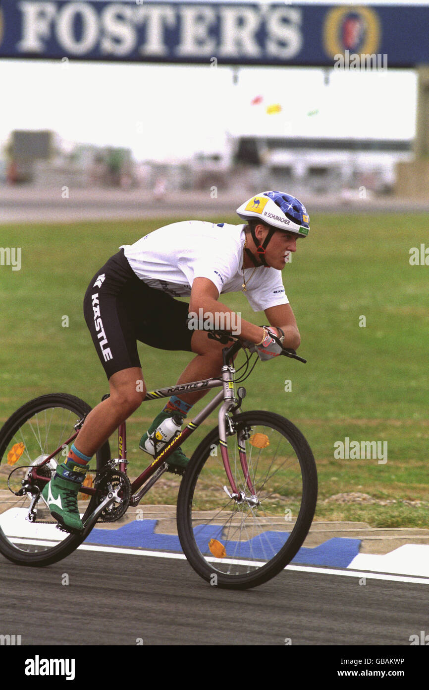 Course - Camel Bike Race - Michael Schumacher.Michael Schumacher remporte la course de vélo de Camel. Banque D'Images