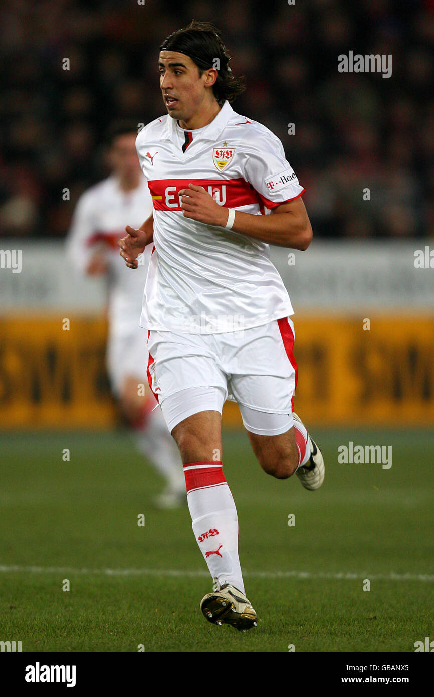 Football - Allemand Bundesliga - VfB Stuttgart / FC Schalke 04 -  Mercedes-Benz Arena. Sami Khedira, VfB Stuttgart Photo Stock - Alamy