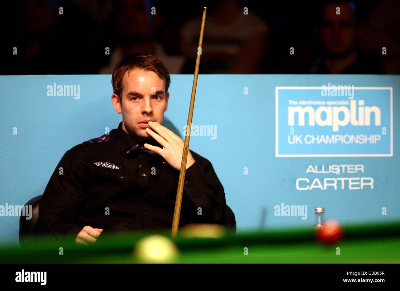 Allister carter en action contre Marco Fu lors de la demi-finale du championnat britannique de Maplin au Centre international de Telford. Banque D'Images