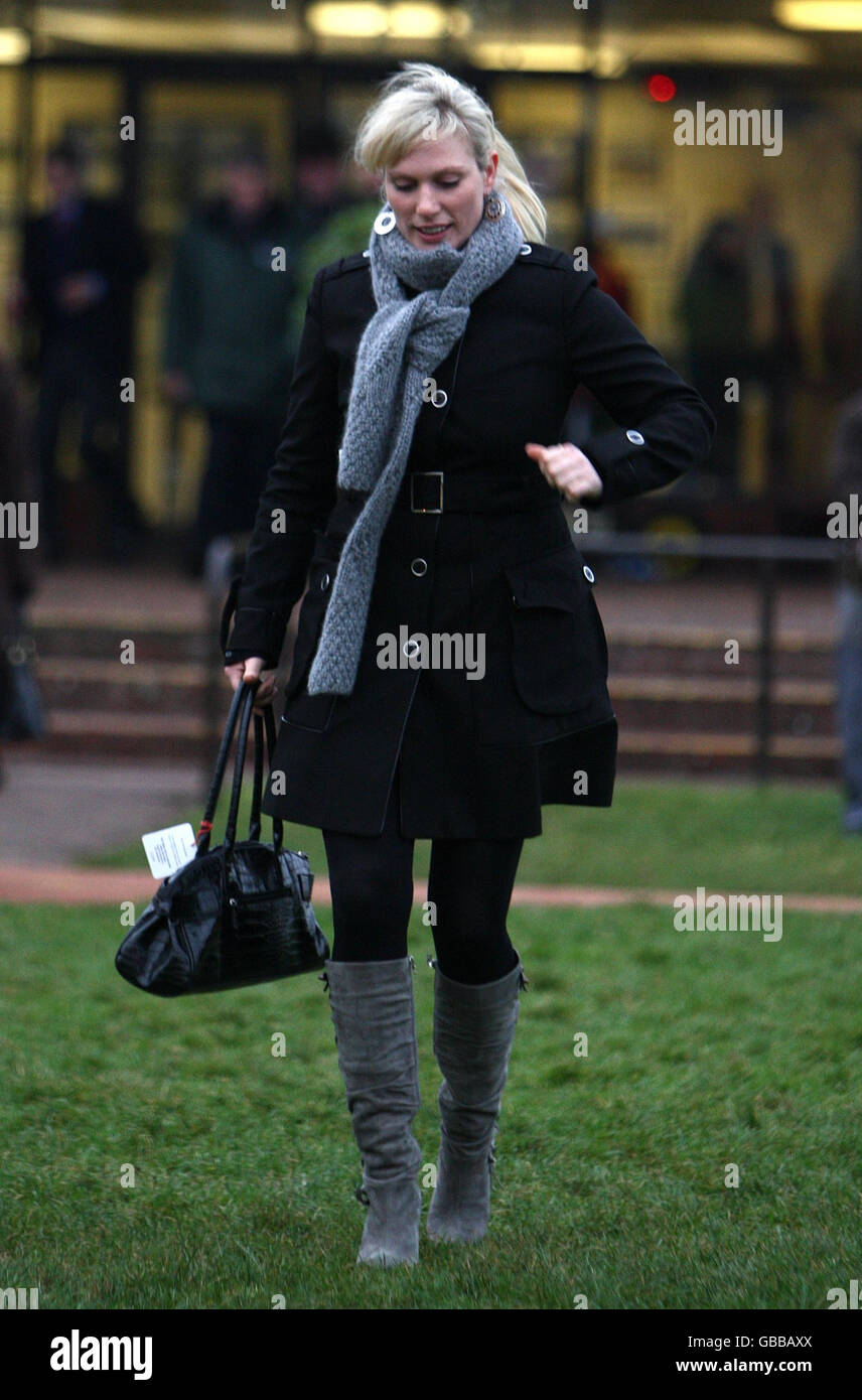 Zara Phillips aux courses du nouvel an à l'hippodrome de Cheltenham, Gloucestershire. Banque D'Images
