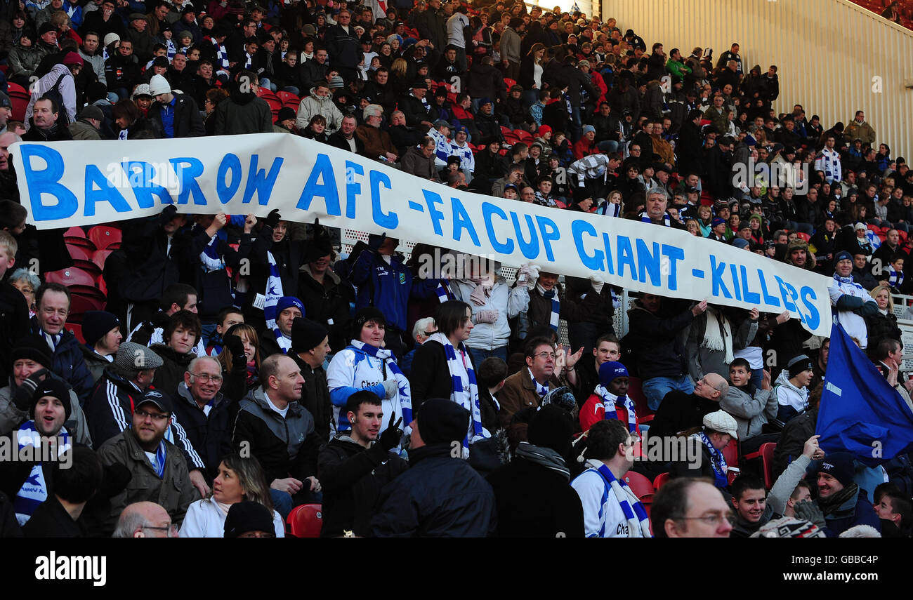 Football - FA Cup - troisième tour - Middlesbrough / Barrow - Riverside Stadium.Les fans de Barrow avant le troisième match de la FA Cup au stade Riverside, à Middlesbrough. Banque D'Images