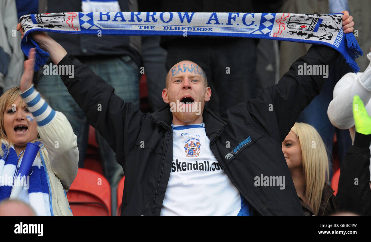 Les fans de Barrow avant le troisième match de la FA Cup au stade Riverside, à Middlesbrough. Banque D'Images