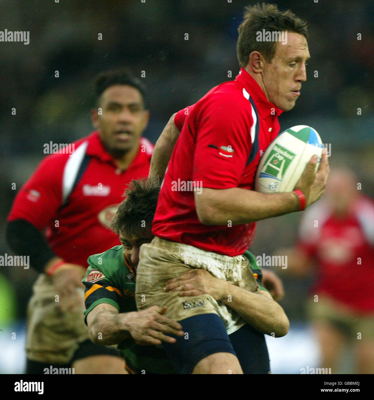 Rugby Union - Heineken Cup - Pool 4 - Northampton Saints / Llanelli Scarlets.Northampton Saints John Leslie se maintient sur Llanelli Scarlets 'Mark Taylor Banque D'Images