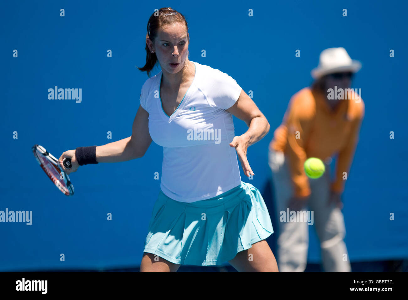 Katie O'Brien, de Grande-Bretagne, en action contre Monica Niculescu, de Roumanie, lors de l'Open d'Australie 2009 à Melbourne Park, Melbourne, Australie. Banque D'Images