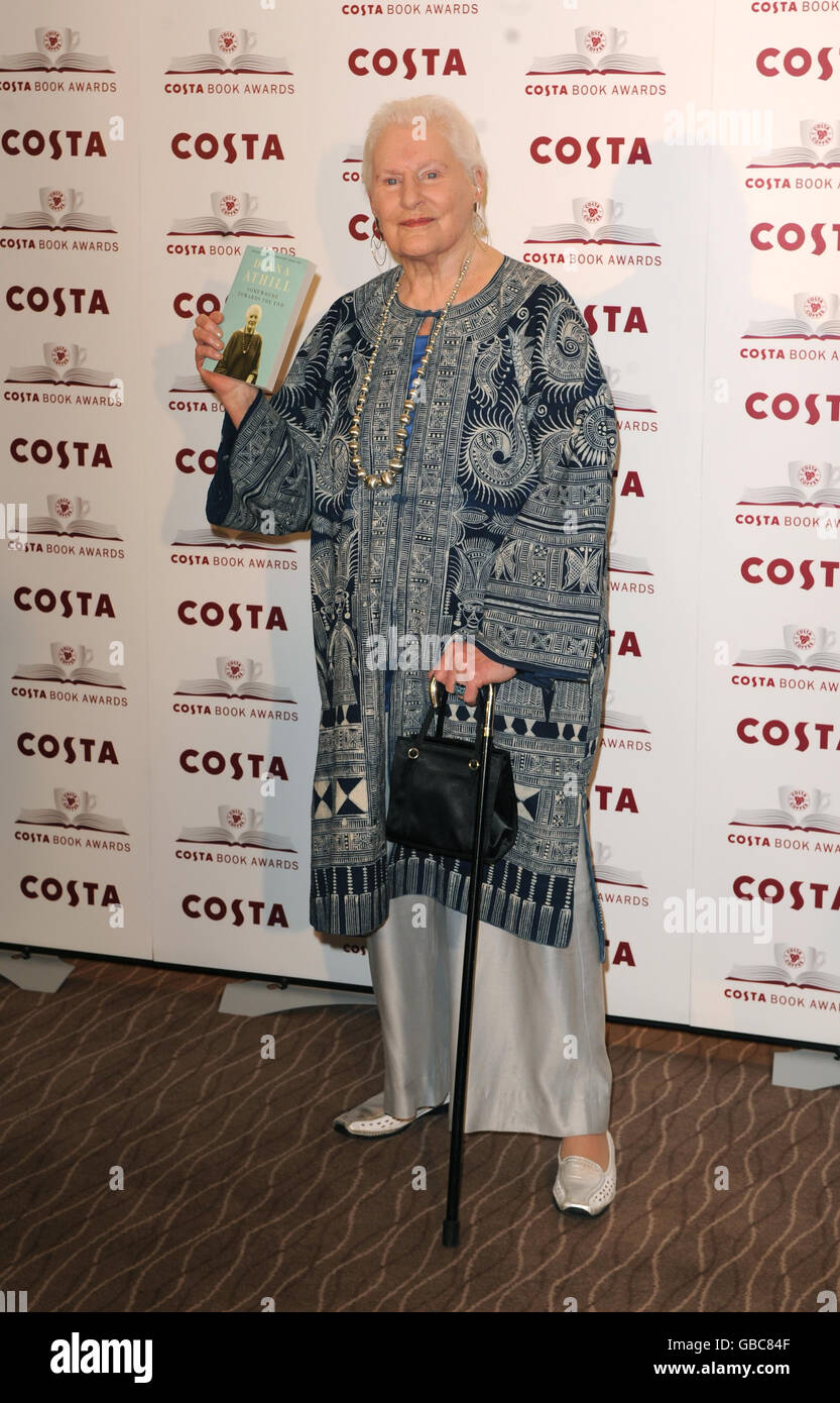 Diana Athill, lauréate du prix Costa Biography lors du concours Costa Book Book of the Year Awards à l'hôtel Intercontinental, Park Lane, centre de Londres. Banque D'Images