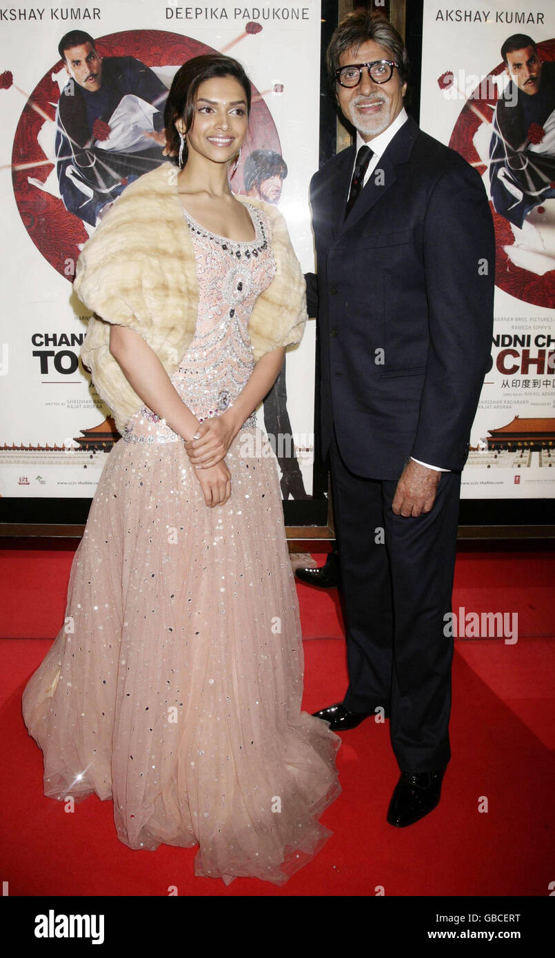 star-du-film-deepika-padukone-l-avec-la-star-bollywood-amitabh