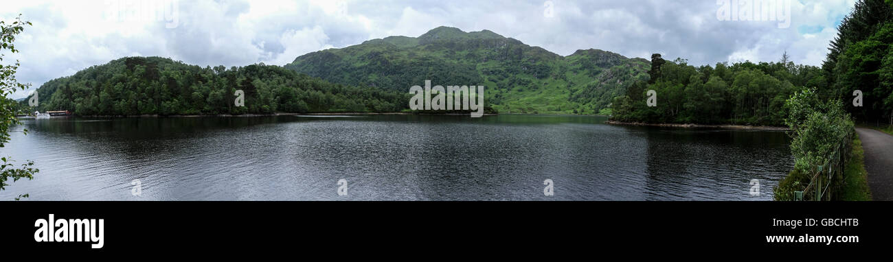 Image panoramique de la magnifique Loch Katrine dans les Trossachs Ecosse Banque D'Images