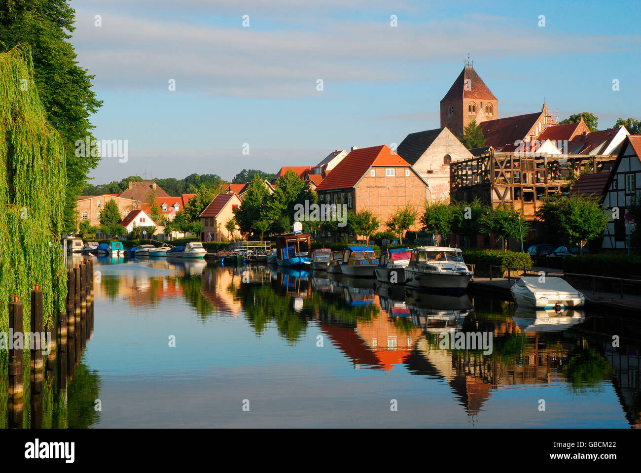 Kanal, Sommer, Mecklembourgeoise, Plau am See, Plau, Mecklenburg-Vorpommern, Allemagne Banque D'Images