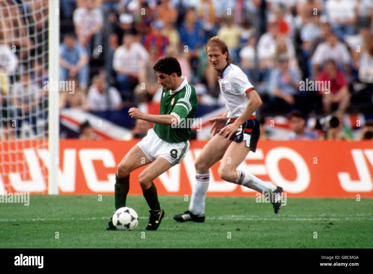 - Football - Championnat d'Allemagne de l'Ouest Euro 88 - Groupe 2 - Irlande v Angleterre - Neckarstadion Banque D'Images