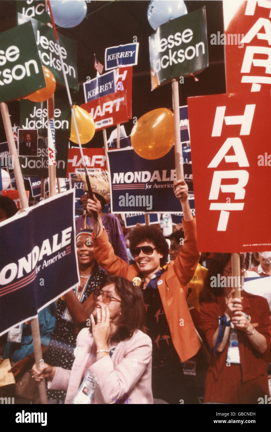 Les délégués sur le plancher de la 1984 Congrès de désignation démocratique. Banque D'Images