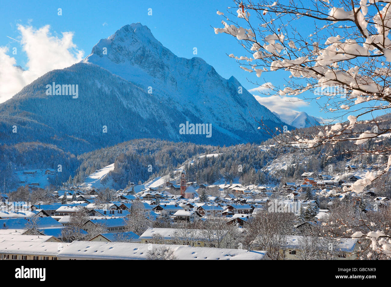 Isartal, Karwendel, Mittenwald, Wettersteinspitze, Bayern, Deutschland Banque D'Images