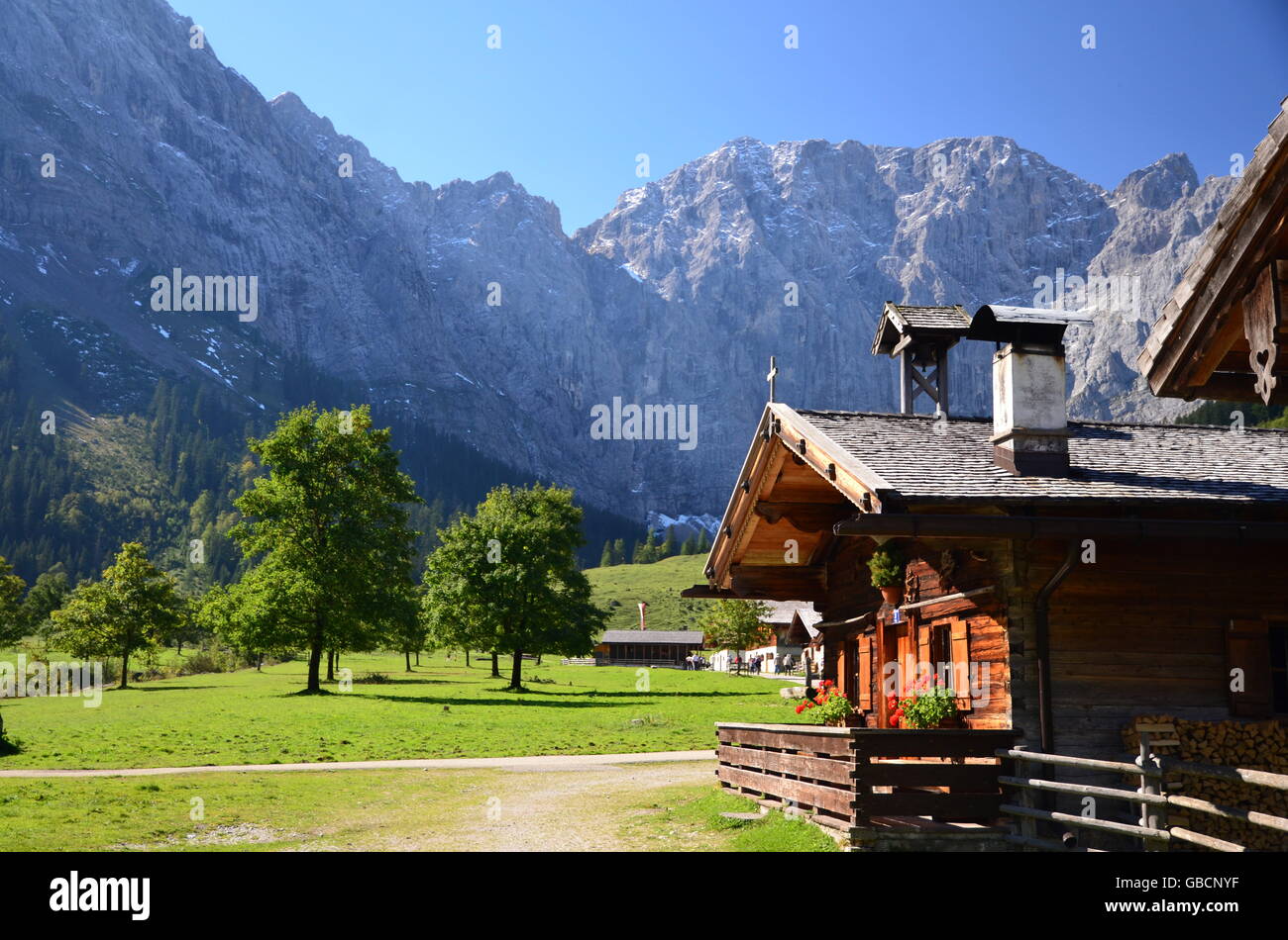 Almdorf, Almhuette, Gebirge, Engalm, Karwendelgebirge, Tirol, Österreich Banque D'Images