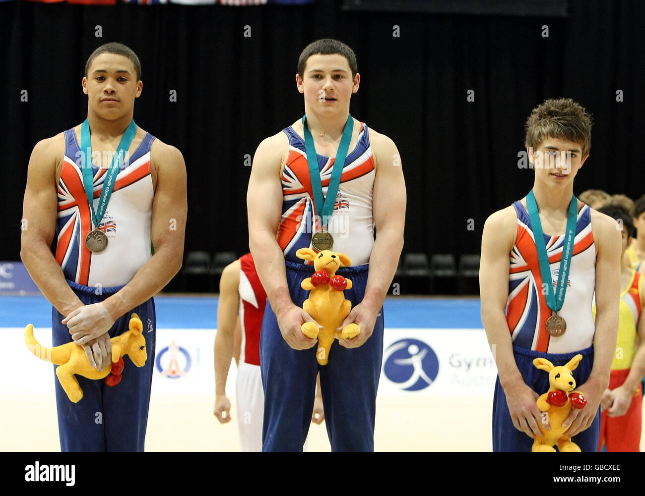 (De gauche à droite)Reiss Beckford (argent), Ashley Watson (or) et Max Whitlock (bronze) de Grande-Bretagne remportent les 3 médailles en gymnastique artistique au Festival olympique de la jeunesse australienne, Parc olympique de Syndney, 16-01-09 Banque D'Images