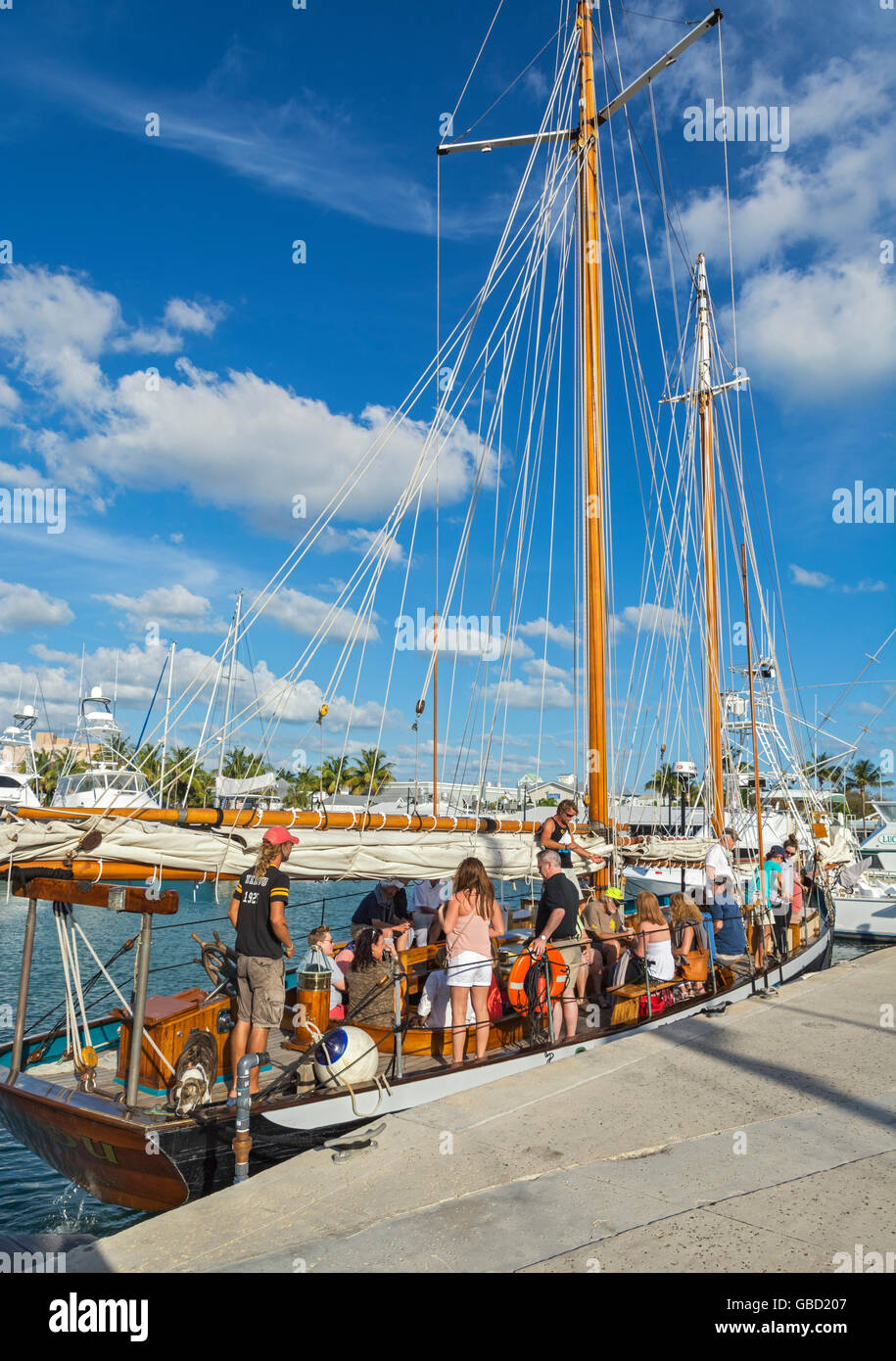 Floride, Key West, location de yacht à voile à la goélette 'Hindu' construite en 1925, au départ pour une croisière au coucher du soleil Banque D'Images