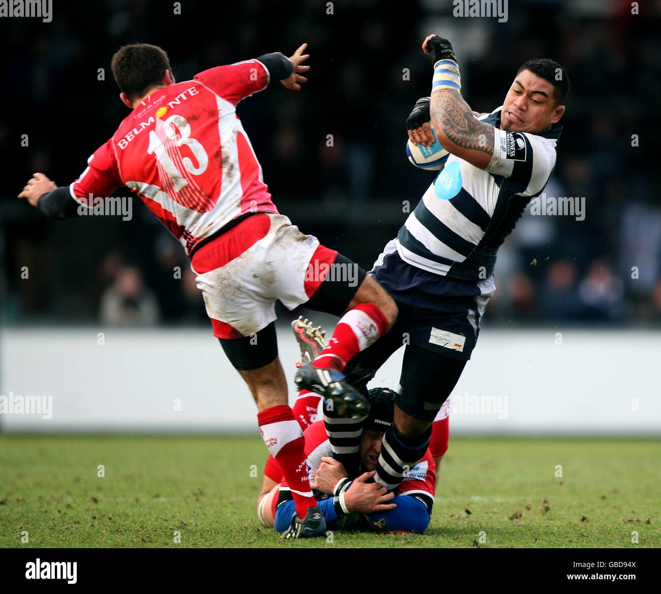 Rugby Union - European Challenge Cup - Pool 2 - Bristol Rugby / Montpellier - Memorial Ground.Alfie to'oala de Bristol Rugby et Drackus Hancke et Frikkie Welsh de Montpellier (13) Banque D'Images