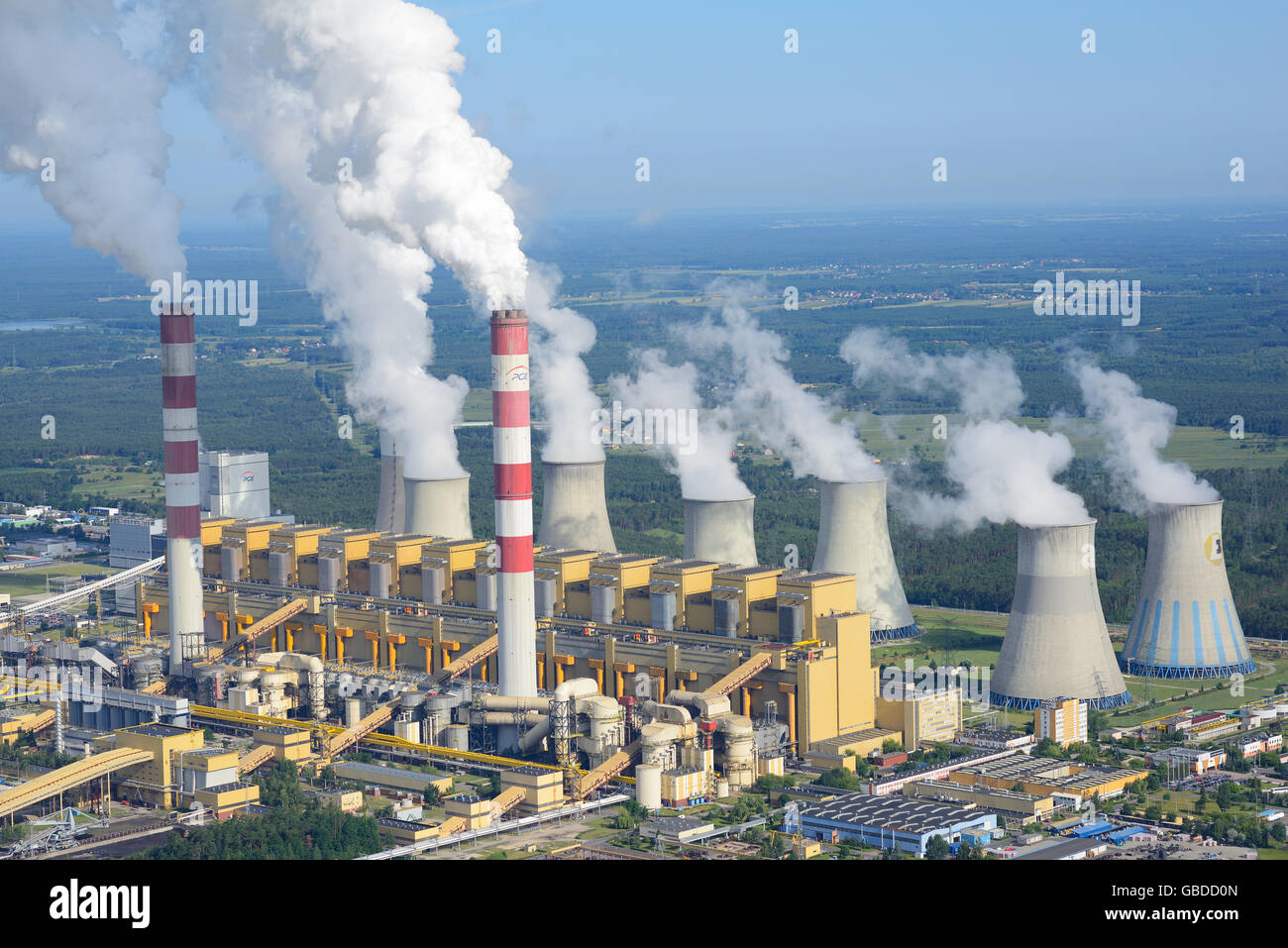 Centrale à charbon (vue aérienne). Grande centrale électrique au sud de