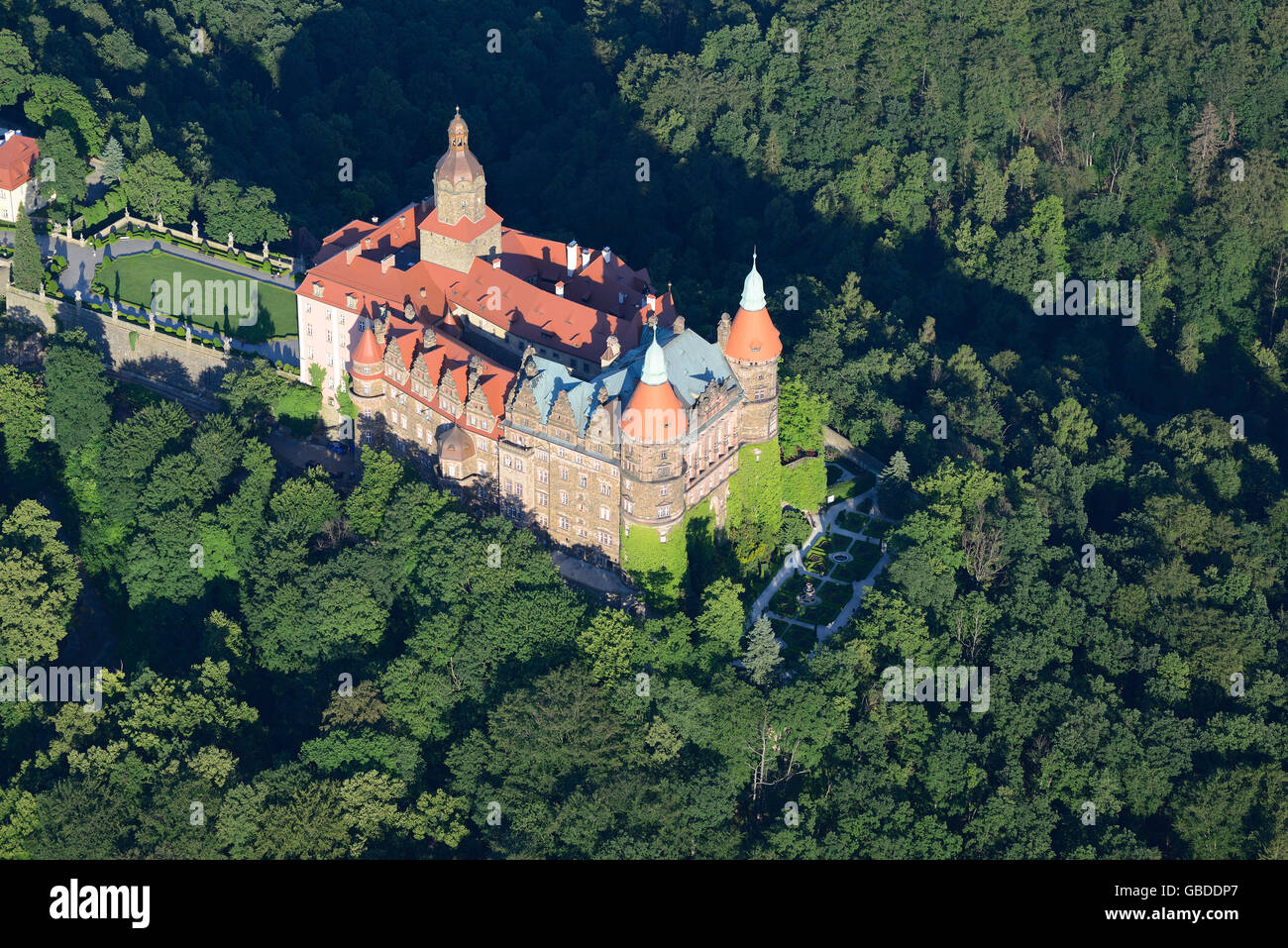 VUE AÉRIENNE.Château de Ksiaz.Walbrzych, Voïvodeship de Silésie inférieur, Pologne. Banque D'Images