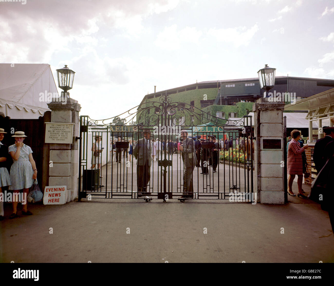 Tennis - Championnat de Wimbledon. L'entrée principale du All England Club, Wimbledon Banque D'Images