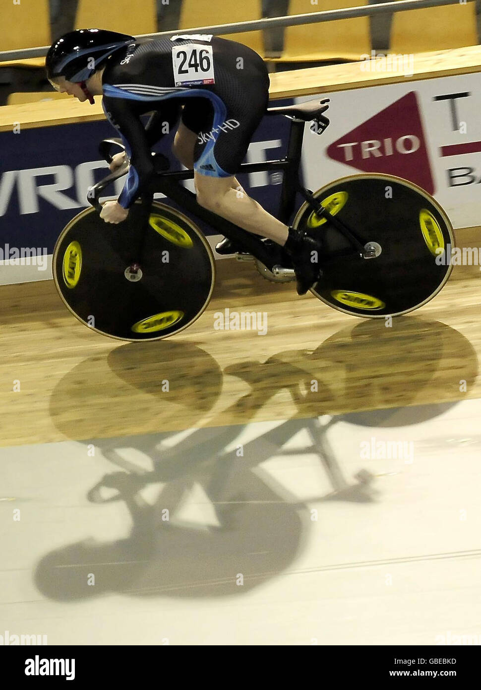 Jason Kenny se qualifie pour les quarts de finale de la course de sprint pour hommes à la Ballerup Super Arena, Copenhague. Banque D'Images